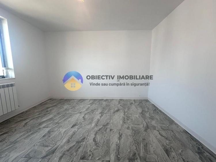 Casă cu 3 camere cu Canalizare în Est