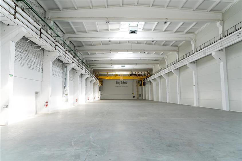 Spațiu industrial, de 1,300 mp, în Industrial Est