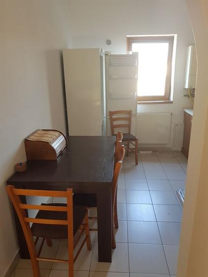 Apartament cu 3 camere decomandat în Soarelui