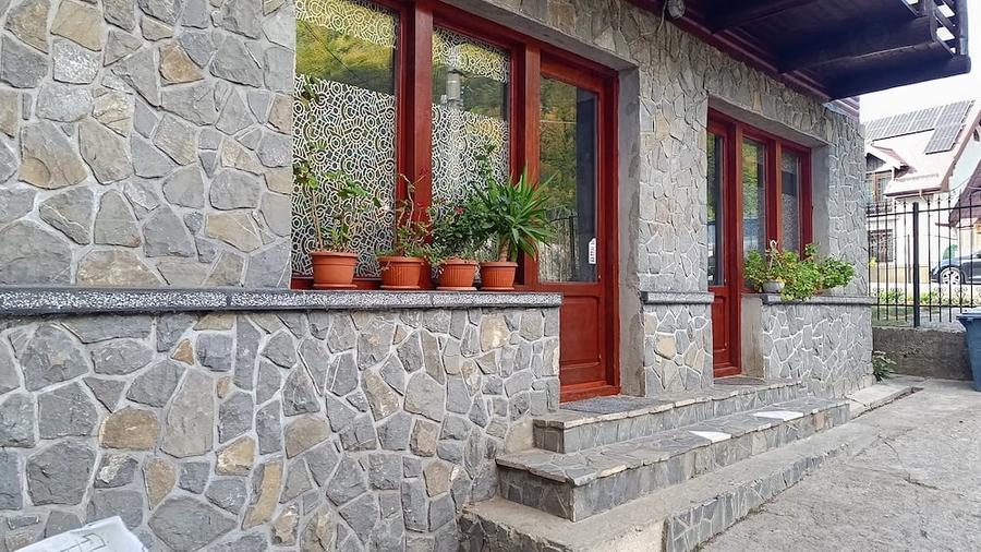 Casă cu Teren 121 Mp în Central