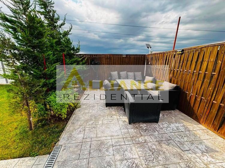 Casă individuală cu 4 camere cu Canalizare în Berceni