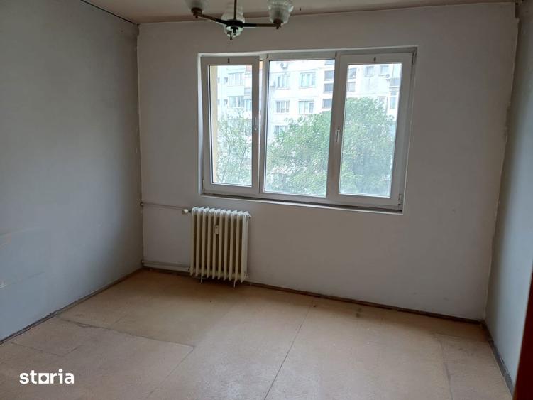Apartament cu 3 camere decomandat în Decebal