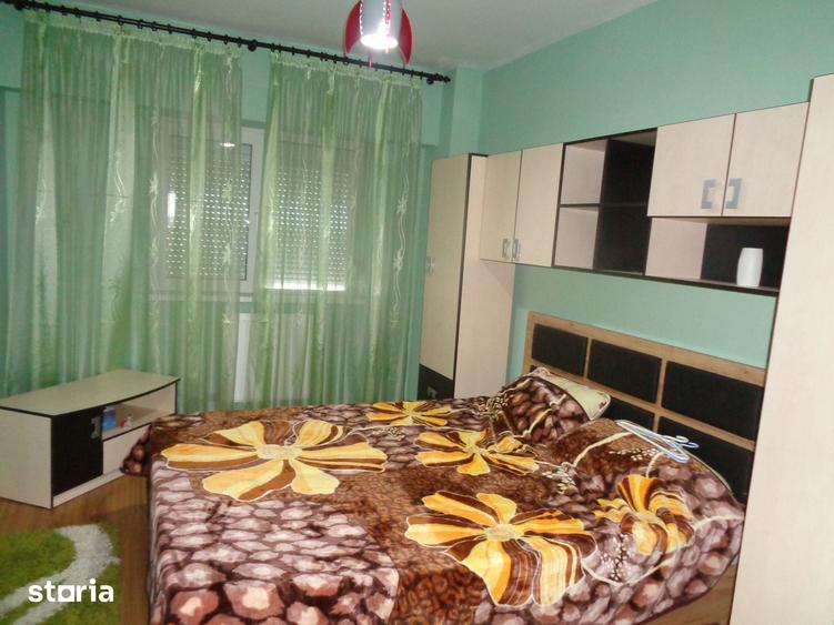 Apartament cu 3 camere decomandat în Bujac