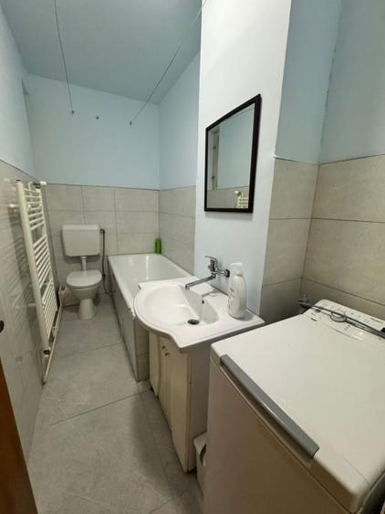 Apartament cu 3 camere decomandat, mobilat în Decebal