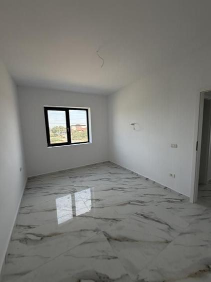 Apartament cu 2 camere decomandat în Giroc
