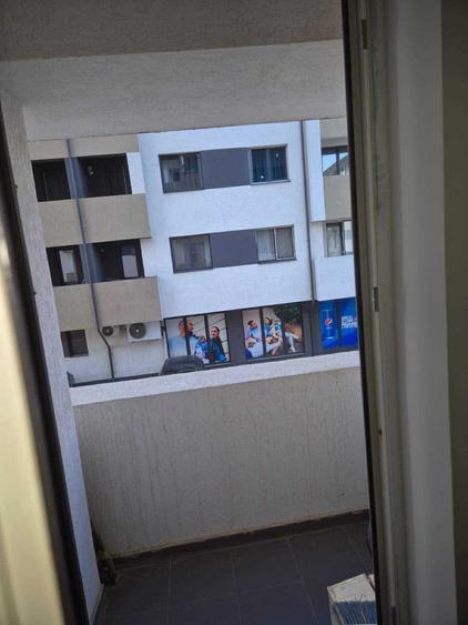 Garsonieră decomandată în Roșu