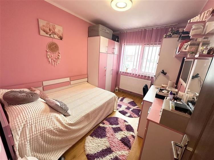 Apartament cu 3 camere semidecomandat, mobilat în Inel I