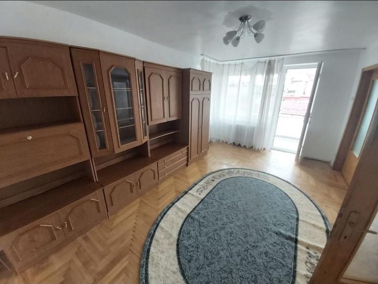 Inchiriez apartament 2 camere DOROHOI ZONA CENTRALA - 1