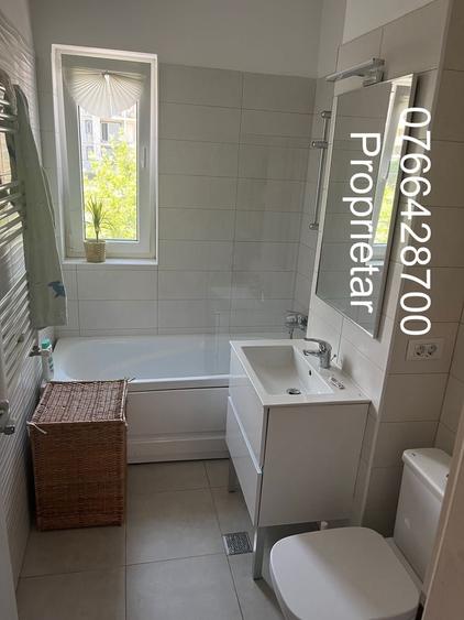 Apartament cu 3 camere semidecomandat în Titan