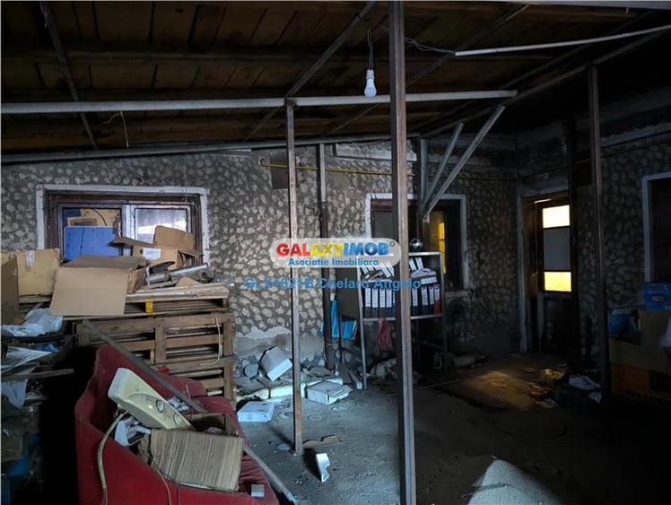 Casă cu 4 camere cu Garaj în Rahova