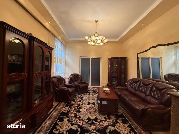 Casă cu 4 camere cu Teren 490 Mp în Central