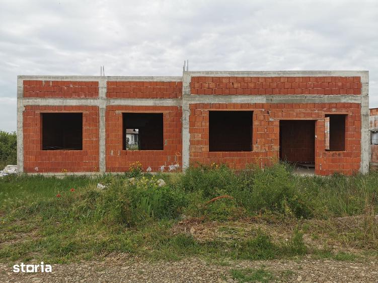 Casă cu 6 camere cu Teren 600 Mp în Torontalului