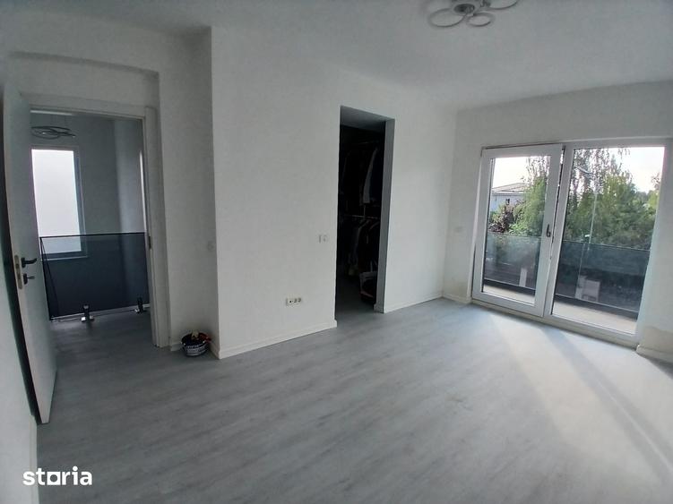 Casă cu 5 camere cu Teren 627 Mp în Corbeanca