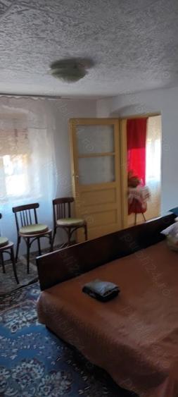 Casă cu 4 camere cu Teren 1184 Mp în Central