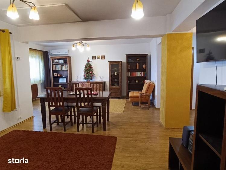 Apartament cu 3 camere decomandat în Peninsula