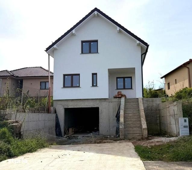 Casă cu 4 camere cu Teren 490 Mp în Jucu