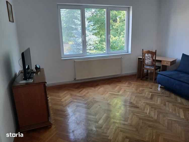 Ap. 2 camere, in casa cu gradina, Grigorescu, str. Sinaia - 11