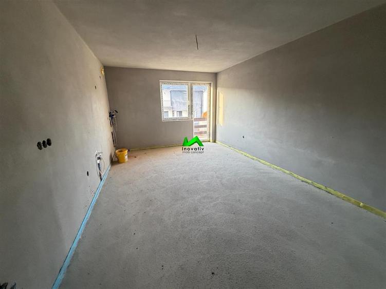 Casă cu 7 camere cu Teren 727 Mp în Central