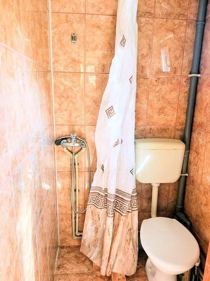 Casă cu 5 camere cu Teren 1000 Mp în Dealu Mic