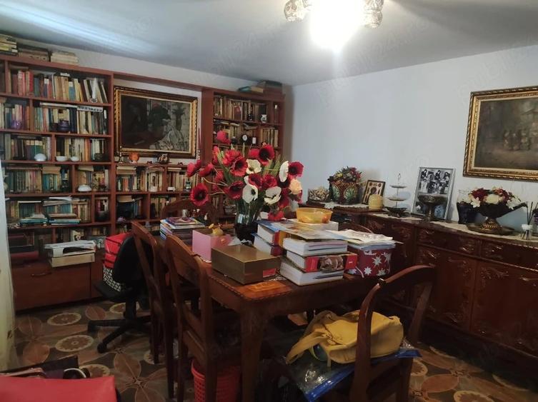 Casă cu 4 camere cu Teren 194 Mp în Central