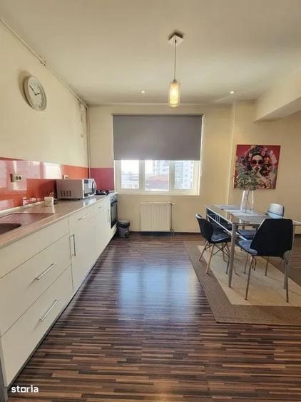 Apartament cu 2 camere semidecomandat, mobilat în Decebal