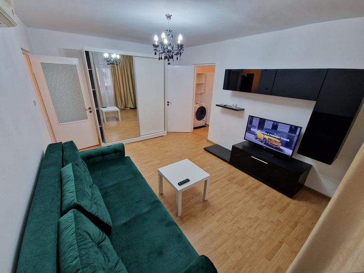 Apartament cu 2 camere semidecomandat în 5 Călărasi