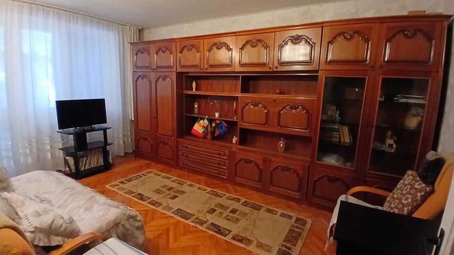 Apartament cu 3 camere decomandat, mobilat în Iancului