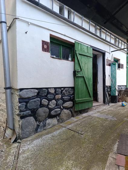 Casă cu 2 camere cu Teren 380 Mp în Central
