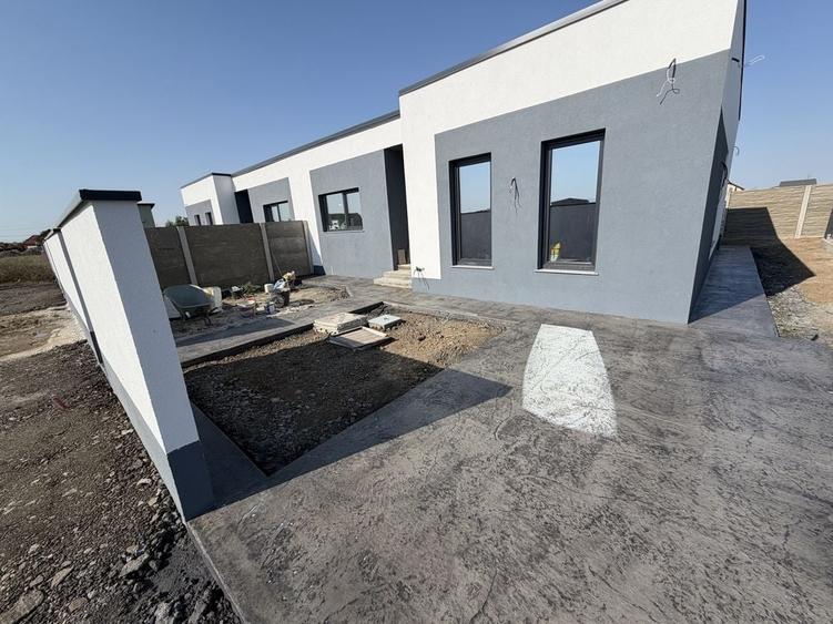 Casă cu 2 camere în Remetea Mare