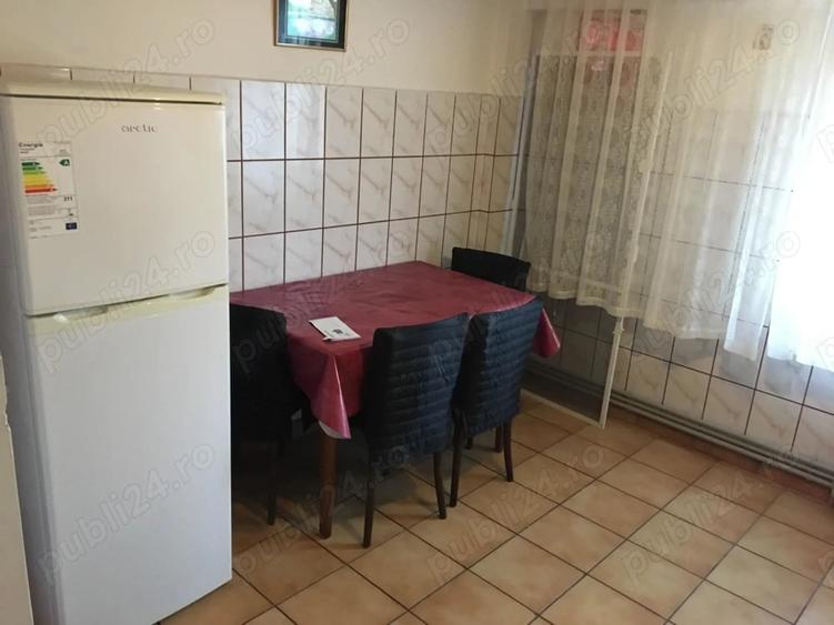 Apartament cu 2 camere semidecomandat în 5 Călărasi