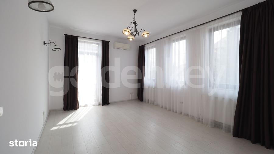Casă cu 6 camere cu Teren 700 Mp în Central