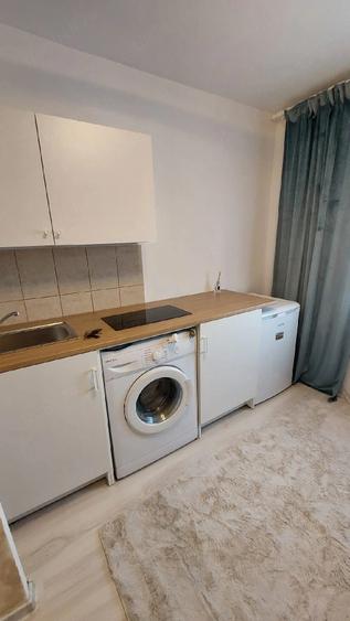 Garsonieră decomandată în Soarelui