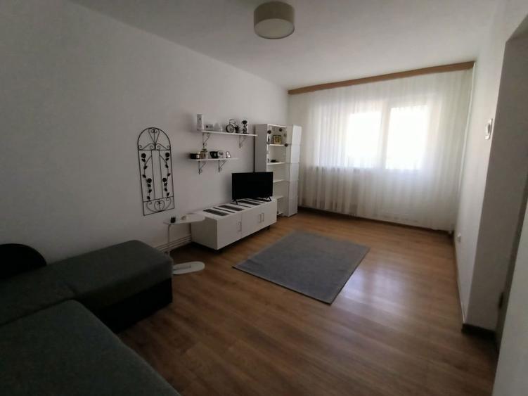 Garsonieră decomandată în Central