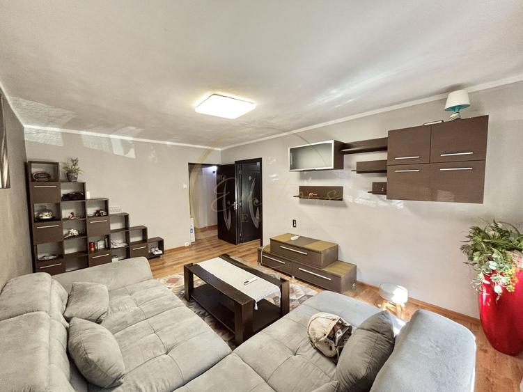 Apartament cu 3 camere, mobilat în Telegrafului