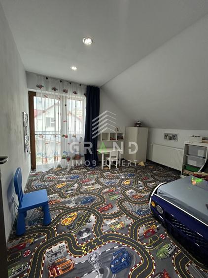 Duplex cu 5 camere cu Canalizare în Mănăștur