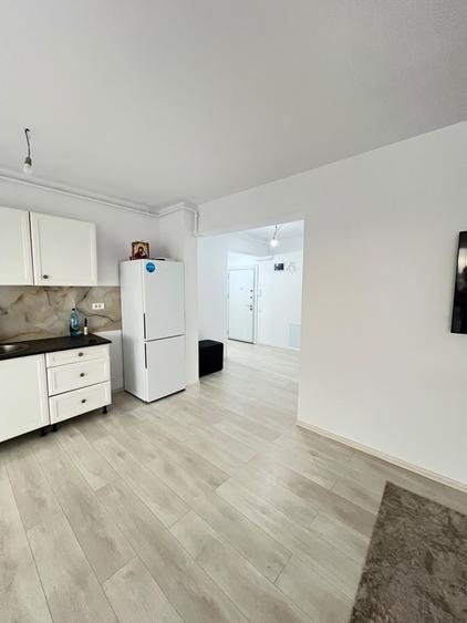 Apartament cu 3 camere semidecomandat în Baicului