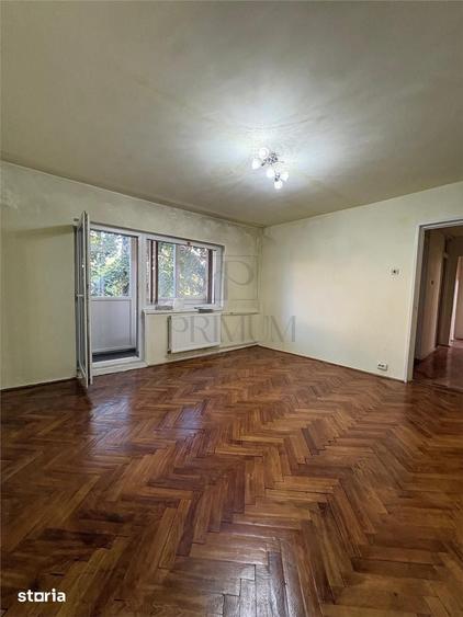 Apartament cu 3 camere semidecomandat în Est