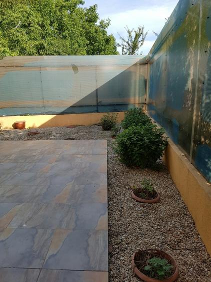 Duplex cu 6 camere cu Canalizare în Sud