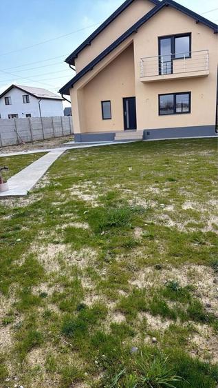 Casă cu 4 camere în Central