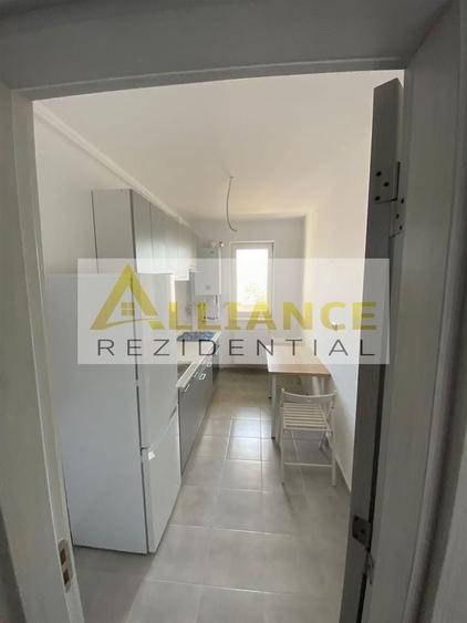 Apartament cu 3 camere decomandat în Berceni