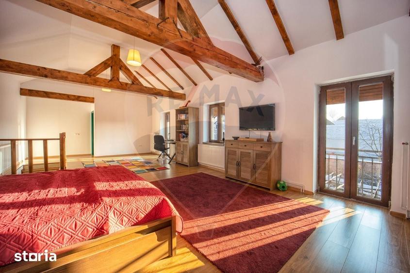 Casă cu 7 camere cu Teren 835 Mp în Caragiale