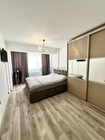 Apartament cu 3 camere decomandat, mobilat în Florești
