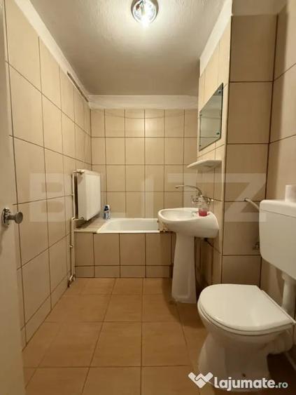 Apartament cu 3 camere decomandat în Central