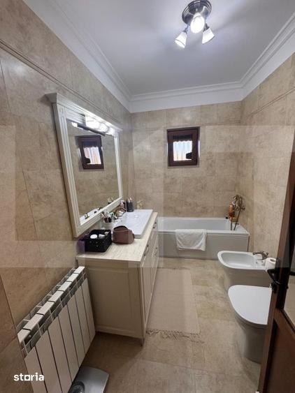 Casă cu 10 camere cu Teren 774 Mp în Tudora