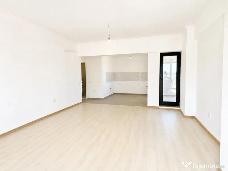 Apartament cu 3 camere decomandat în Energia