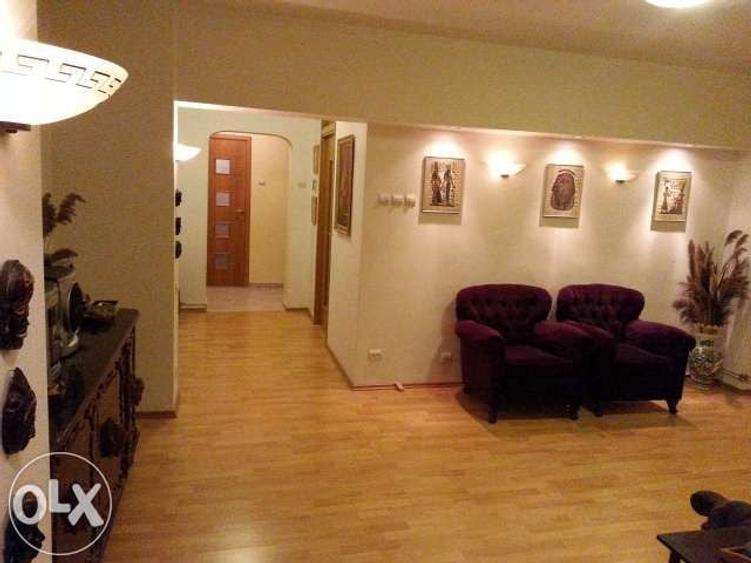 Apartament cu 3 camere semidecomandat în Teiul Doamnei