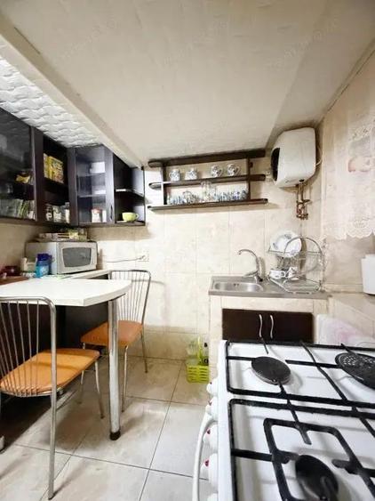Apartament cu 4 camere semidecomandat în Central