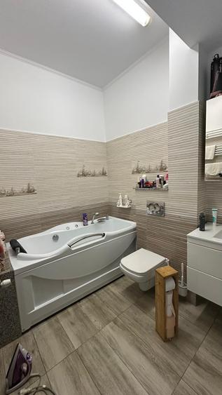 Apartament cu 3 camere decomandat în Tomis Plus