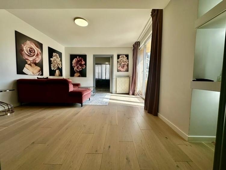 Apartament cu 3 camere semidecomandat în Universitate