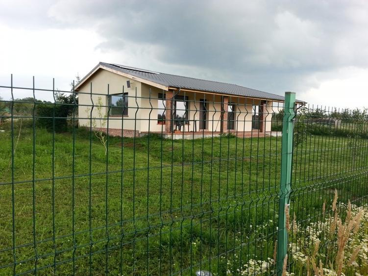 Casă cu 4 camere cu Teren 1500 Mp în Ciolpani